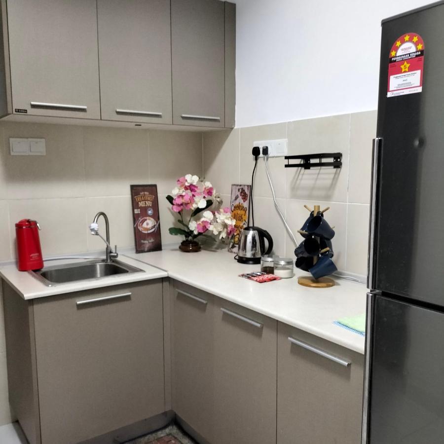 Hani Homestay Wifi Netflix Secure Parking Klia Usim Inti Aeon Mall Nilai Exterior foto